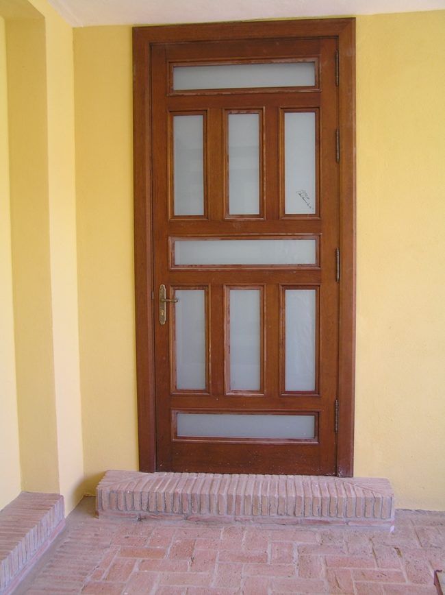 puerta de madera