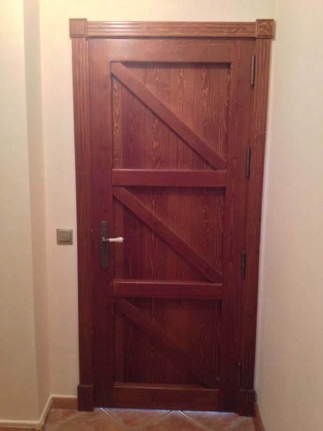 puerta de madera de entrada