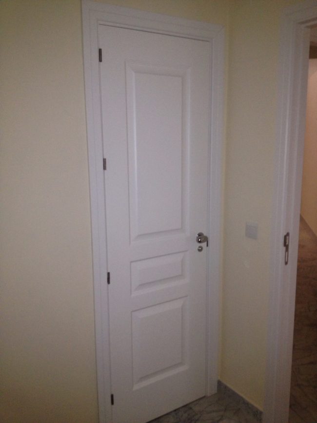 Puerta de madera blanco